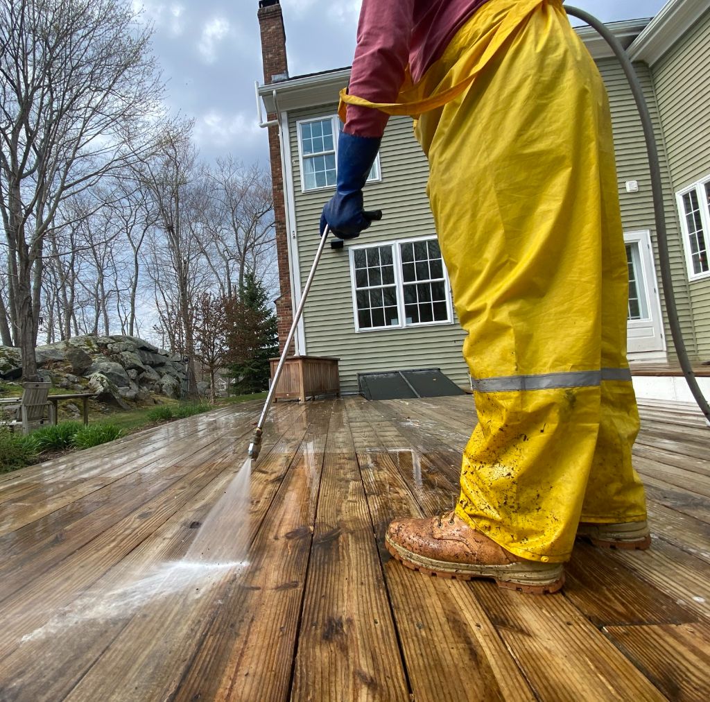 1 Deck Cleaning in New London County CT